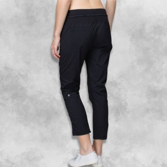Lululemon Studio Crop Yoga Pants Adjustable Fit Side & Hidden Pockets Black W 26 - Picture 2 of 5